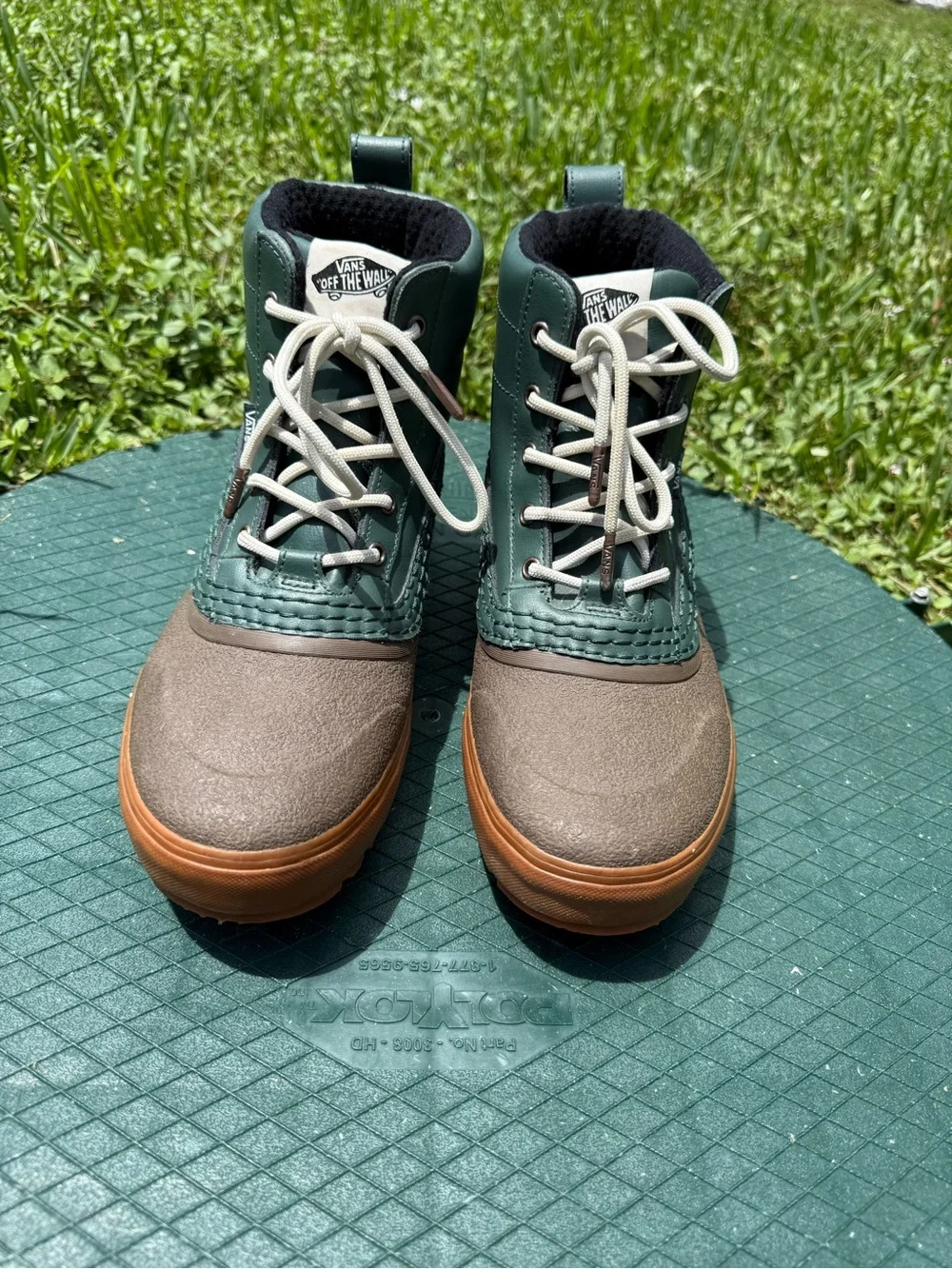 Vans Green and Brown Lace-Up High-Top Snow Boots